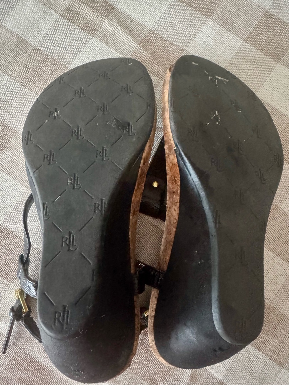 Ralph Lauren Women's Reeta T-Strap Wedge Sandals in Black Patent Leather. - Picture 5 of 7